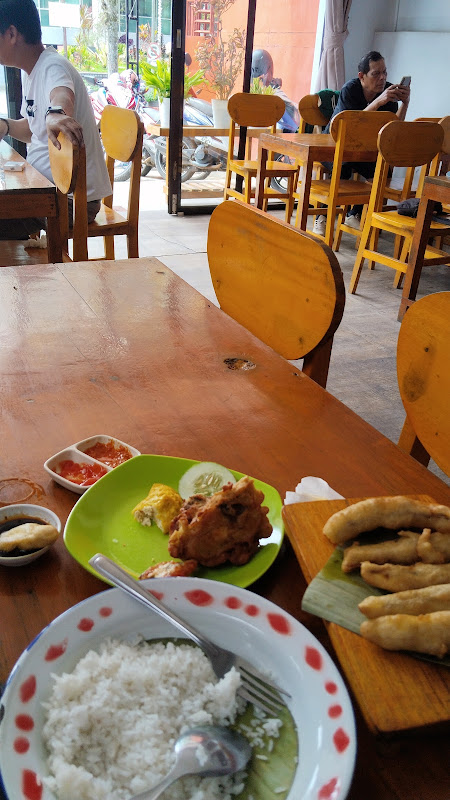 Payung’s Waroeng & Gallery