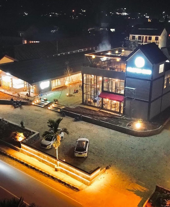 Pongtiku Square